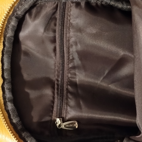 NWOT INICAT 5-Way Crossbody Sling Waist or Shoulder Bag - Picture 15 of 17